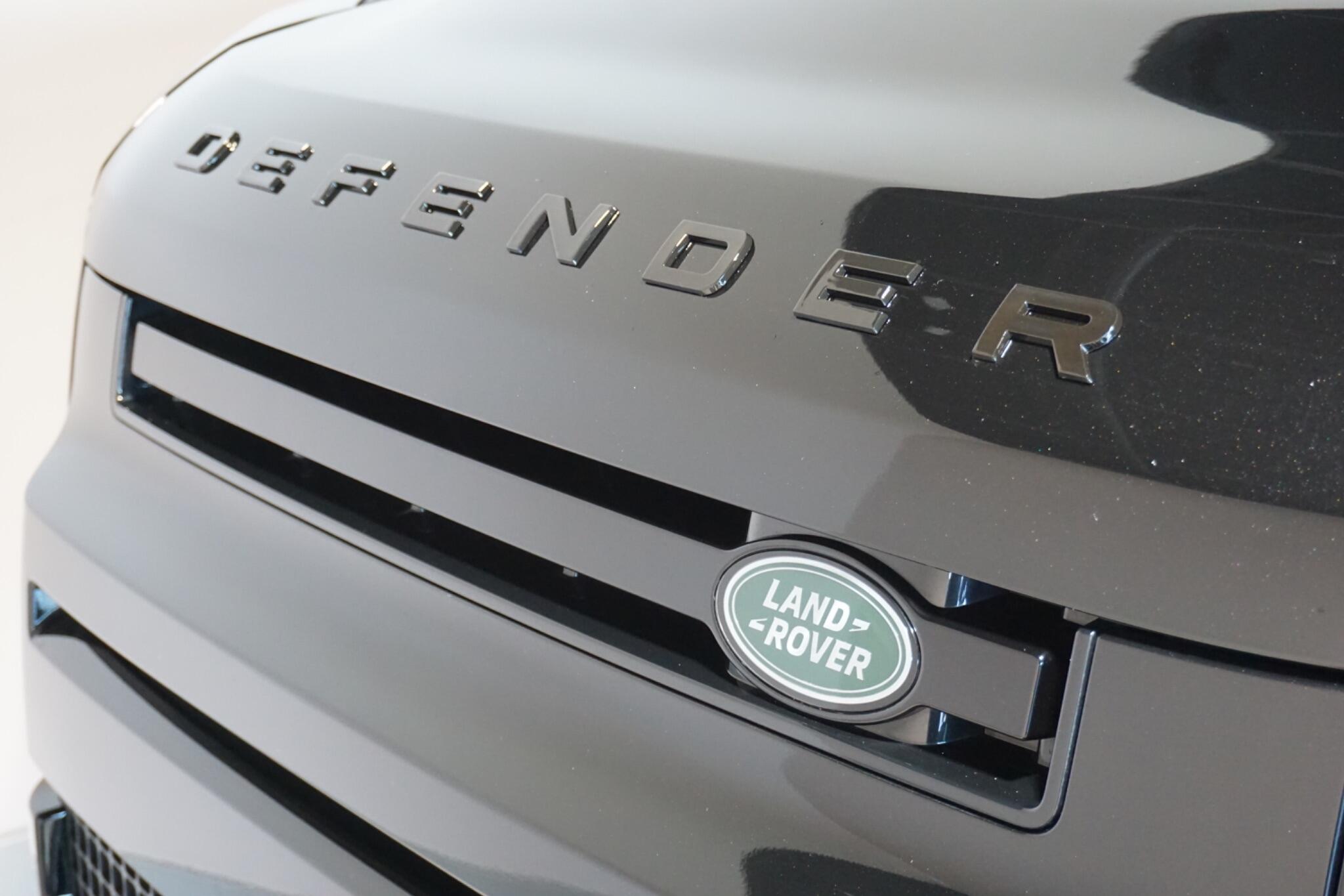 Land Rover Defender 90 3.0 D250 MHEV Hard Top SUV 3dr Diesel Auto 4WD SWB Euro 6 (s/s) (250 ps)